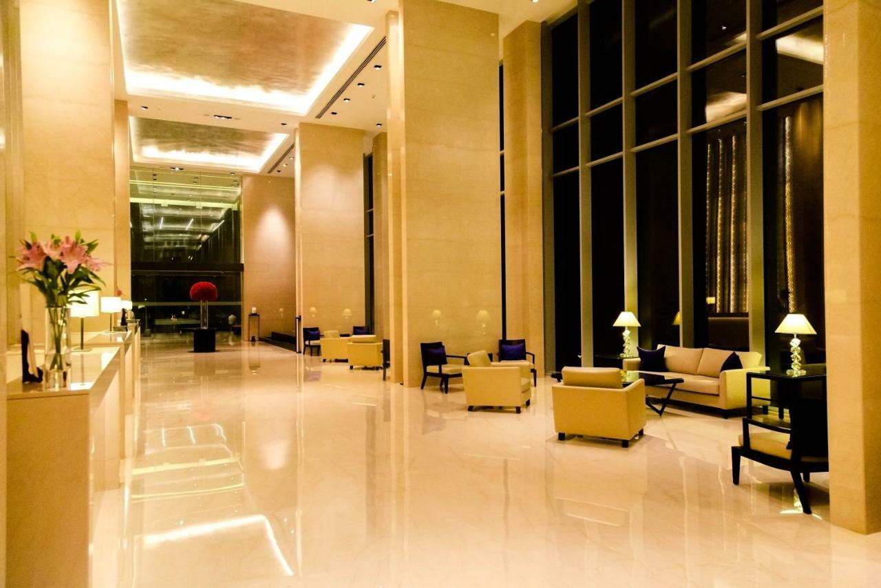 Hotel Trident Hajdarábád Exteriér fotografie The lobby of the hotel